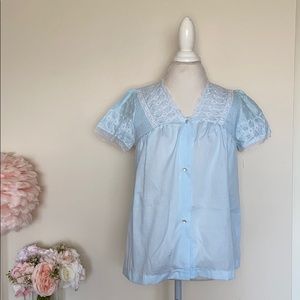 VTG Avantique baby blue flower embroidered top